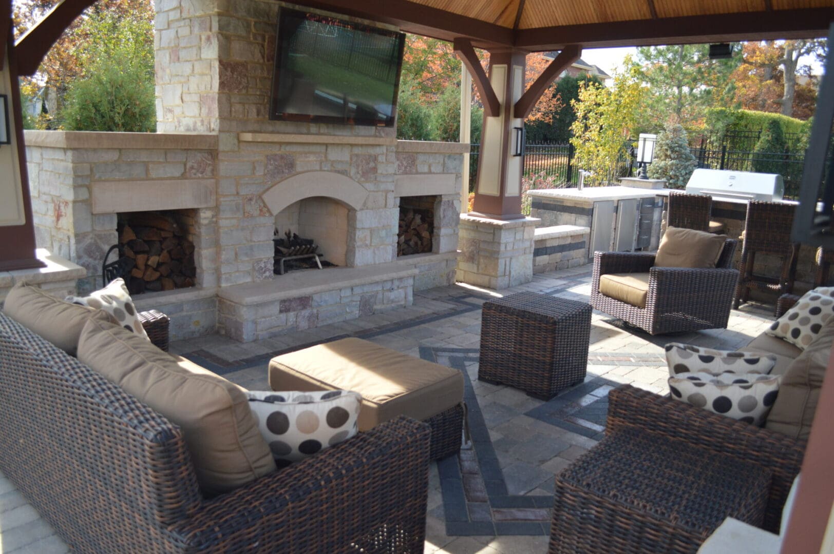 Professional outdoor chimney and fireplace installation in Clarendon Hills, IL