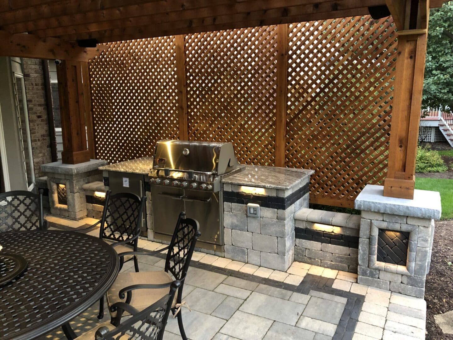 Patio privacy screen installation in Downers Grove, IL